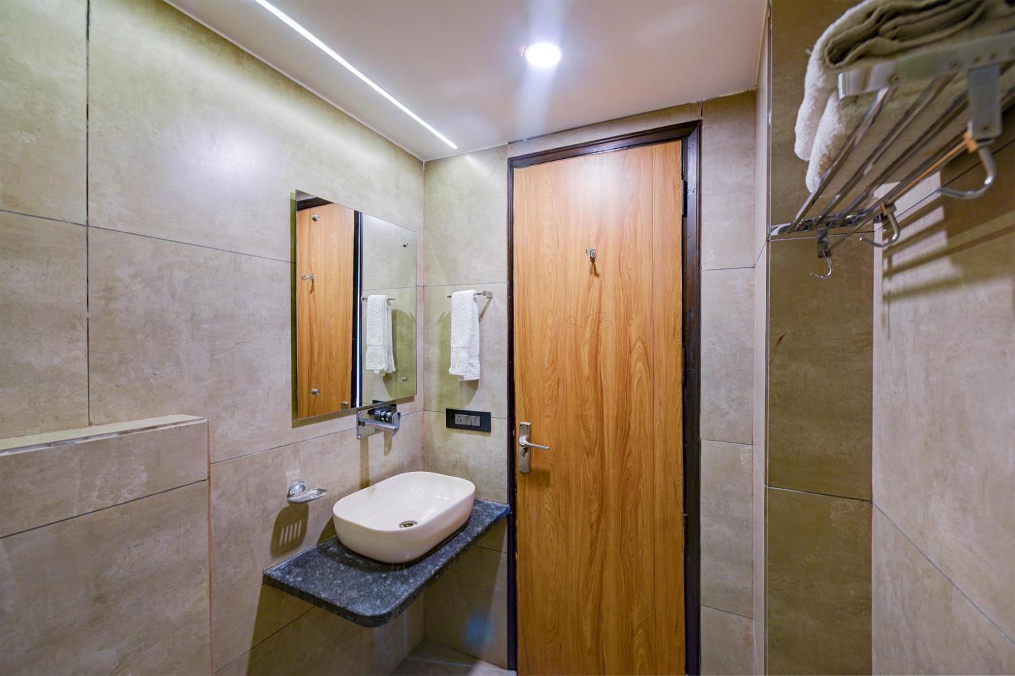 Hotel Sohana Palace Near New Delhi Railway Station And Connaught Place Экстерьер фото